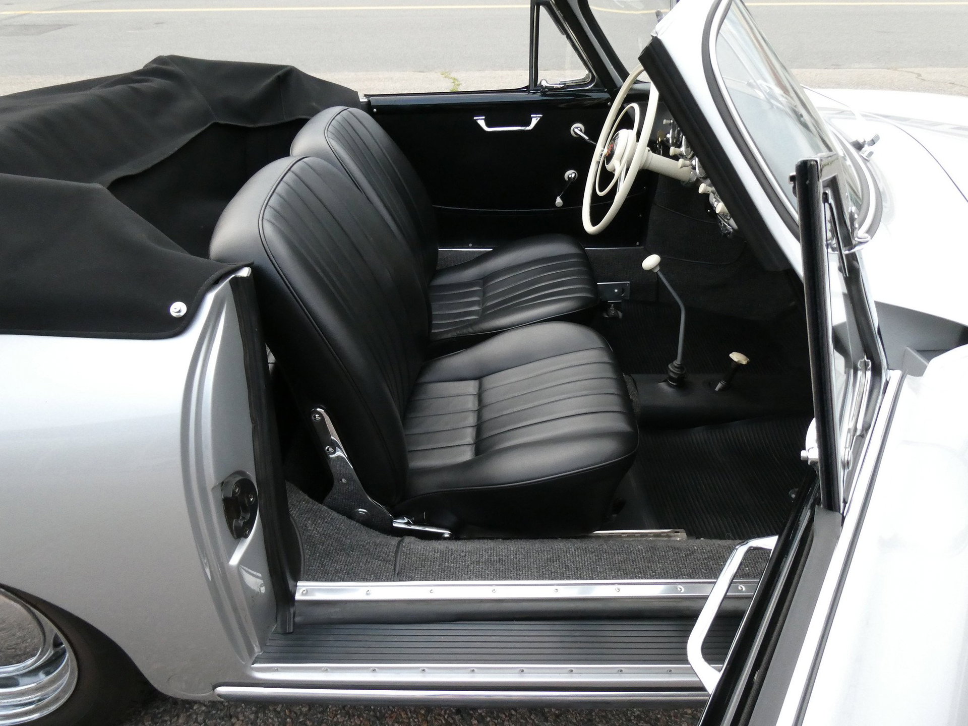1958 Porsche 356 - 1958 356 A cabriolet | uprated 75hp 356 B Super engnine | specialist restoration | original colors, foto 12