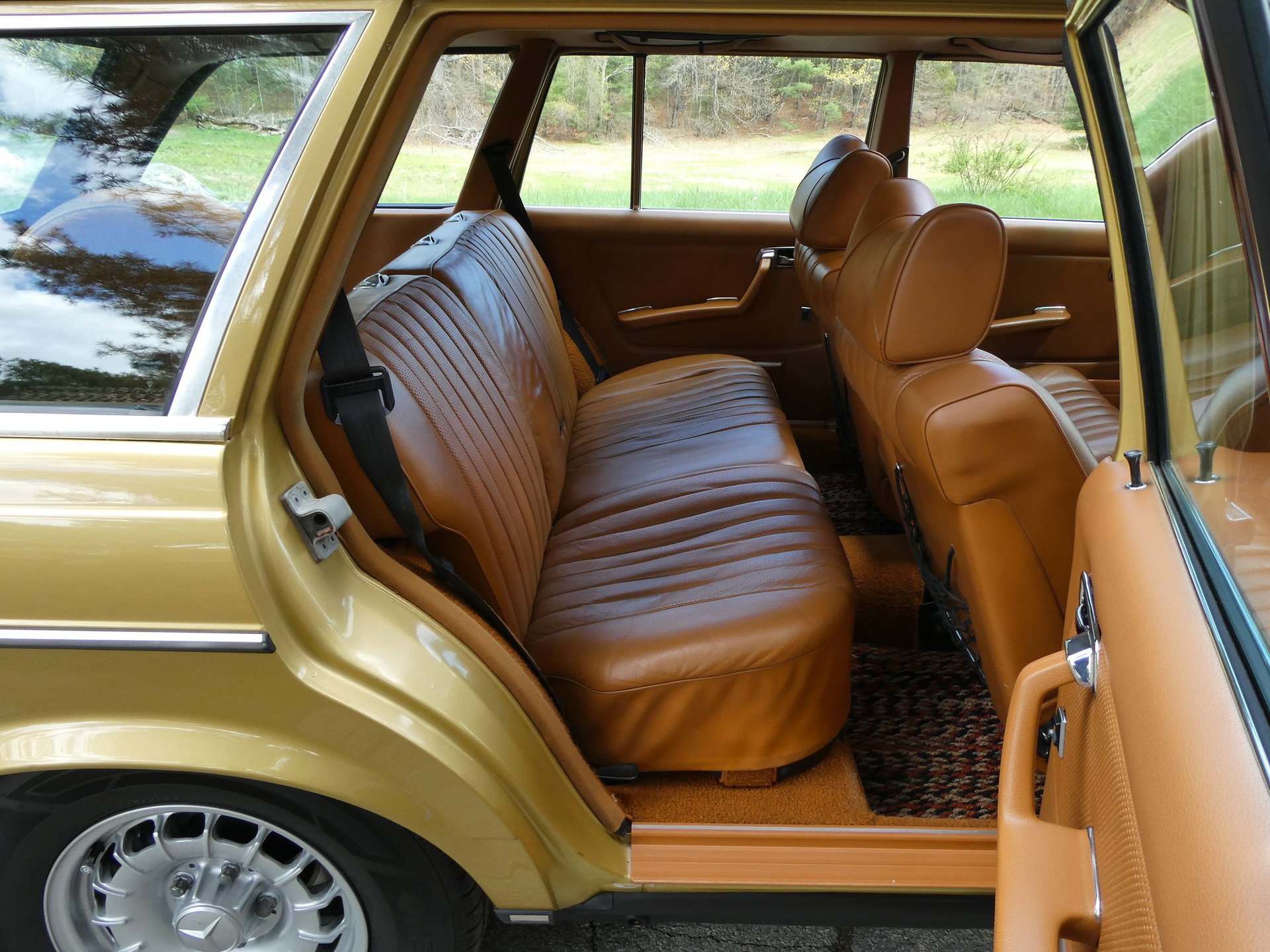 1979 Mercedes-Benz E-Class - 300TD station wagon | spectacular original colors | wonderful condition throughout, foto 11