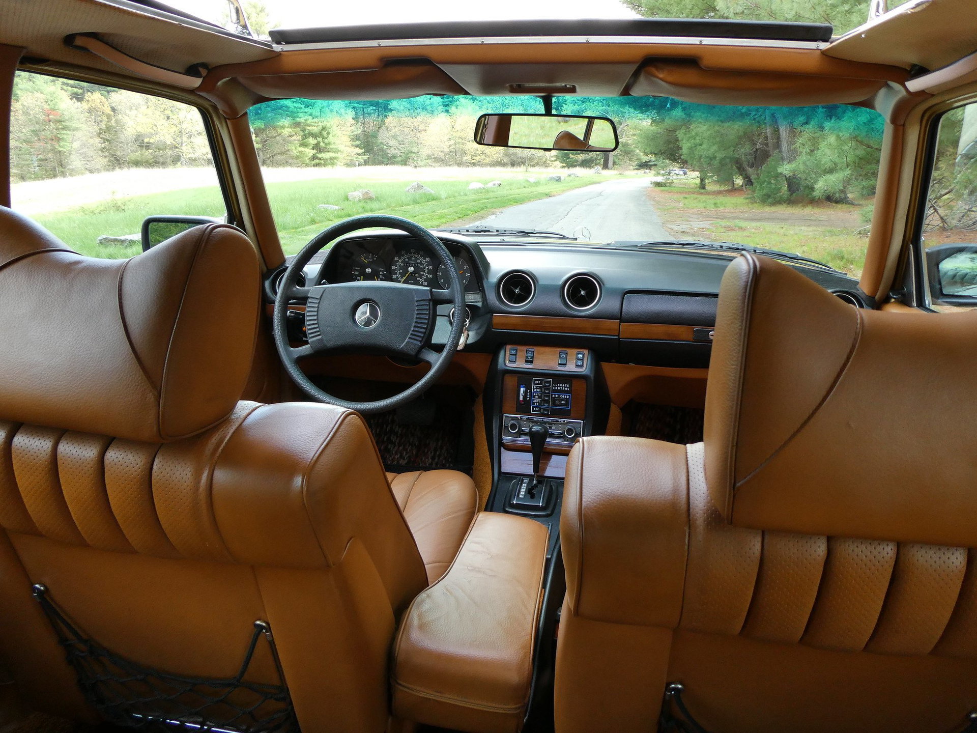 1979 Mercedes-Benz E-Class - 300TD station wagon | spectacular original colors | wonderful condition throughout, foto 9