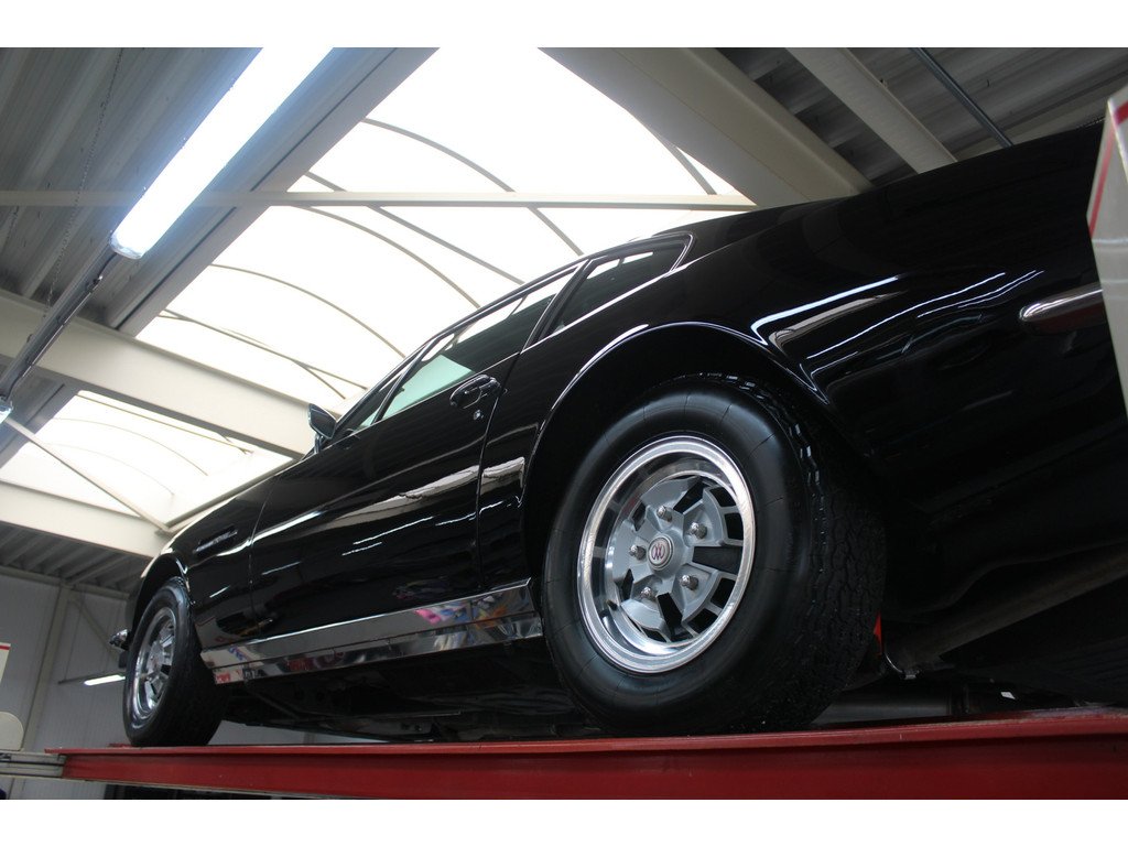 1972 Aston Martin DBS - V8 Series 2 "Five-speed manual and four Webers", foto 9