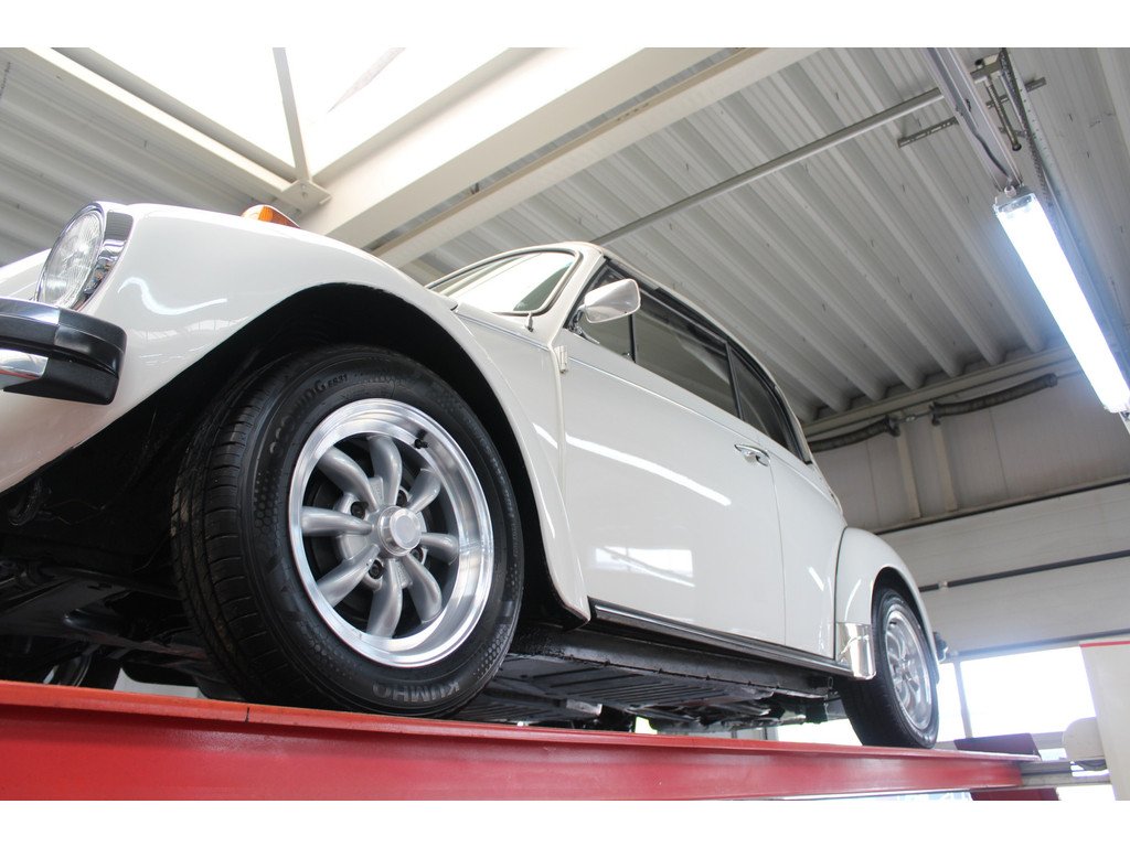1977 VW Beetle - 1303 Convertible "Champagne Limited Edition", foto 7