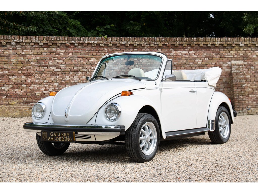 1977 VW Beetle - 1303 Convertible "Champagne Limited Edition", foto 1