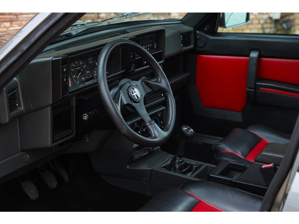1988 Alfa Romeo 75 - 3.0 V6 "Restored and rebuilt", foto 3