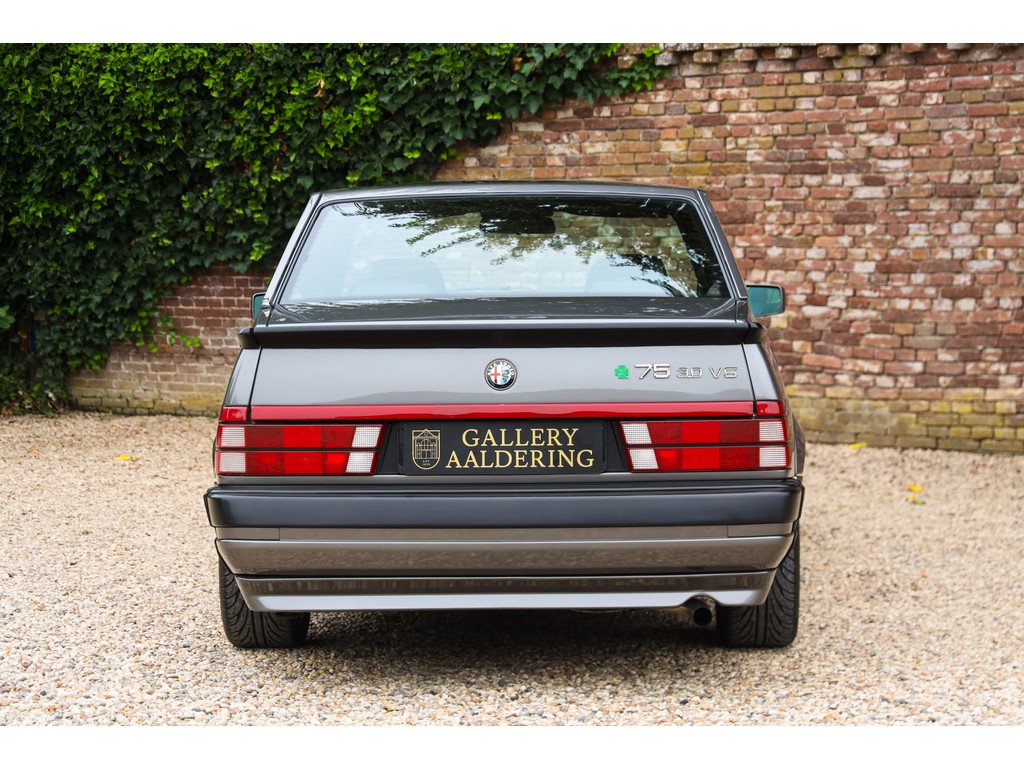 1988 Alfa Romeo 75 - 3.0 V6 "Restored and rebuilt", foto 6