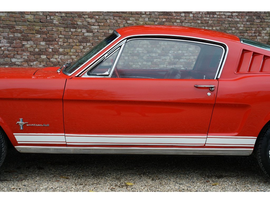 1965 Ford Mustang - 289 Fastback "An A-code in Triple Red", foto 12