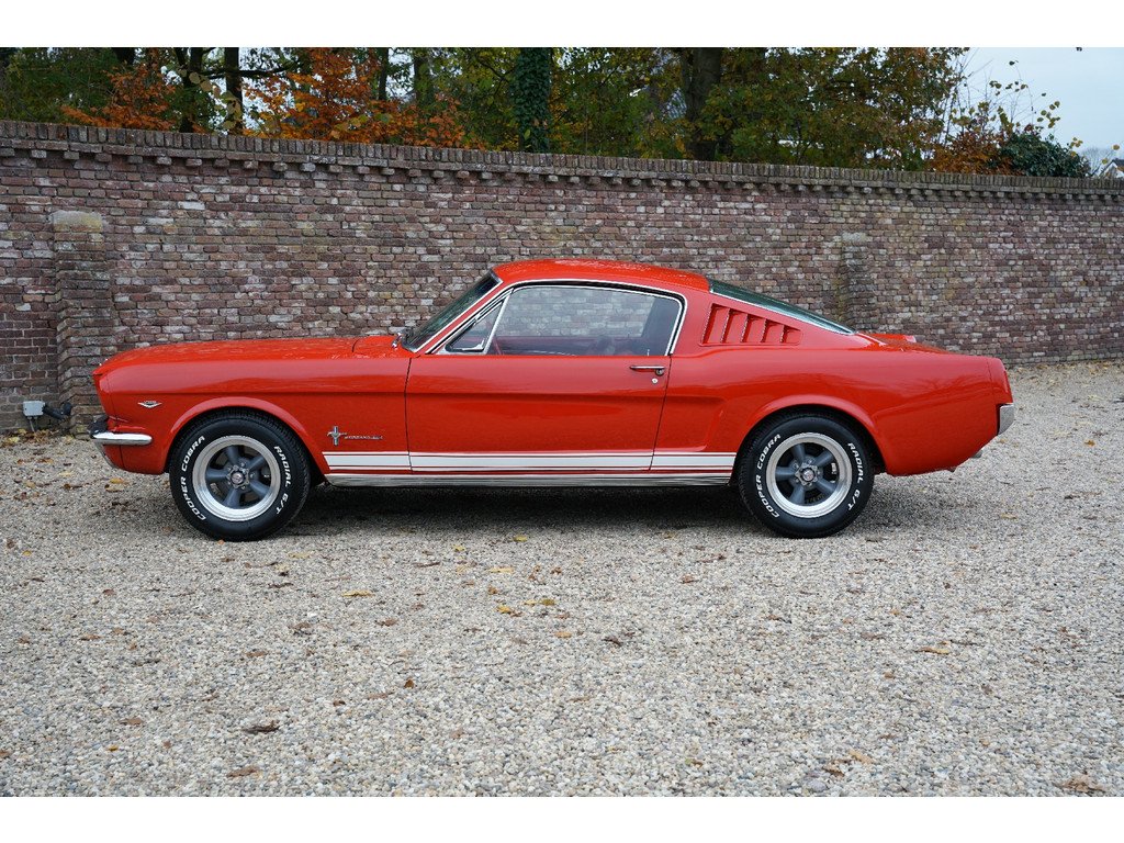 1965 Ford Mustang - 289 Fastback "An A-code in Triple Red", foto 10