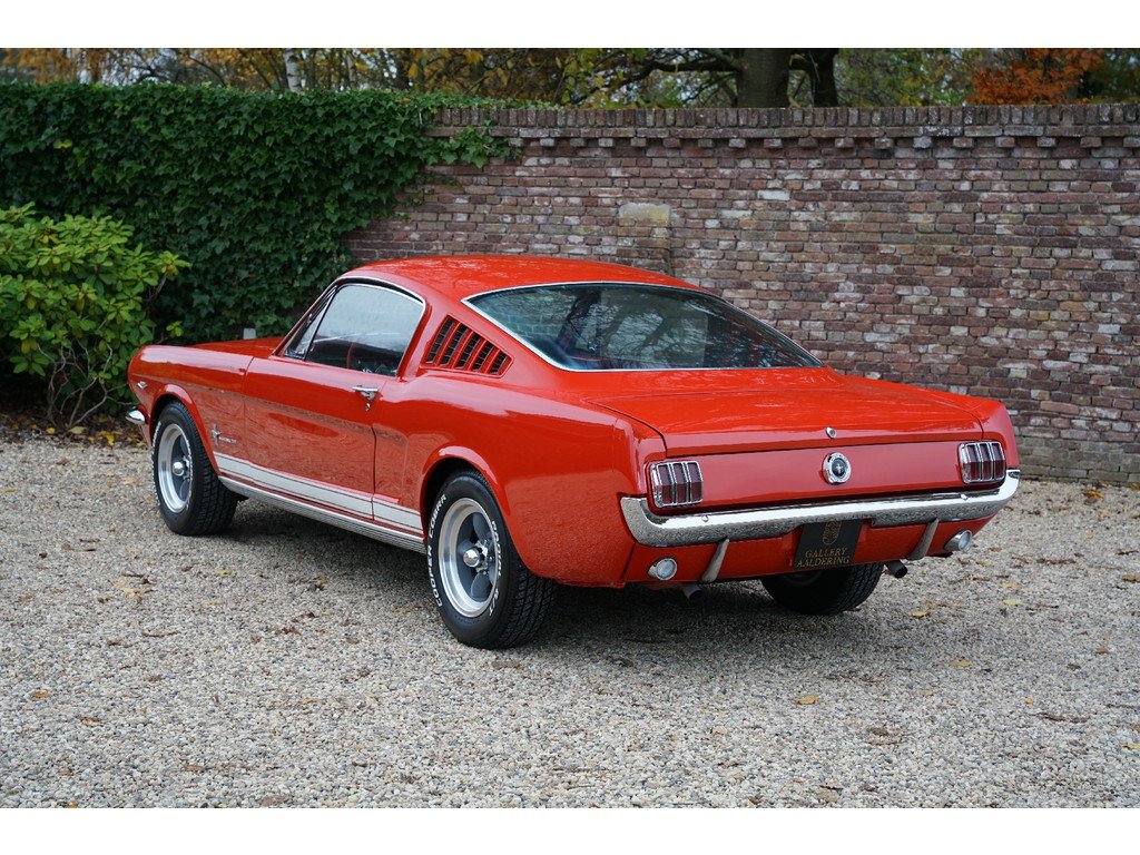 1965 Ford Mustang - 289 Fastback "An A-code in Triple Red", foto 11