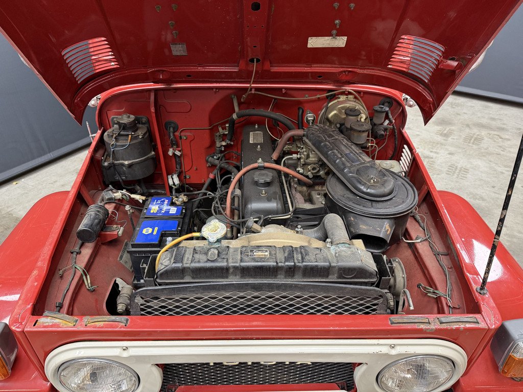 1975 Toyota Land Cruiser - FJ40 (Petrol) Vinyl Top "Freeborn Red", foto 4