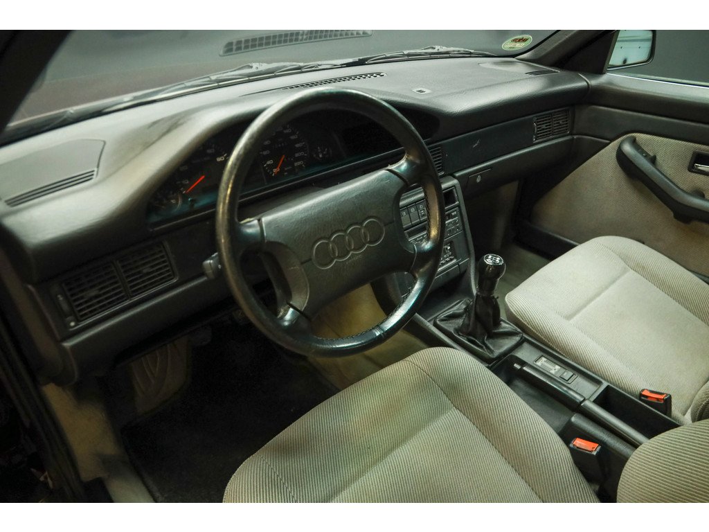 1990 Audi 100 - Quattro "The 5-Cylinder in Zyclamrot Metallic", foto 6