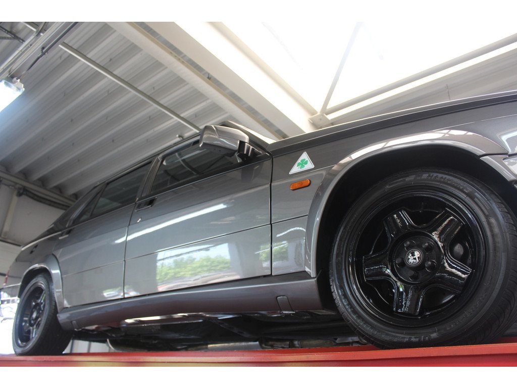 1988 Alfa Romeo 75 - 3.0 V6 "Restored and rebuilt", foto 12