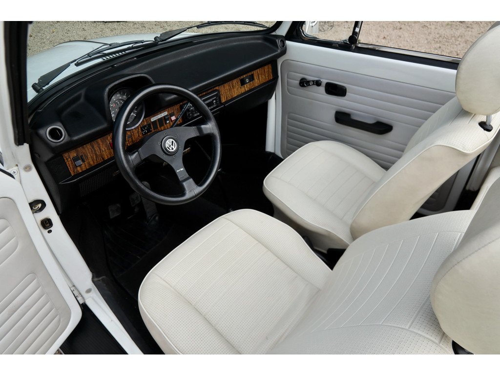 1977 VW Beetle - 1303 Convertible "Champagne Limited Edition", foto 3
