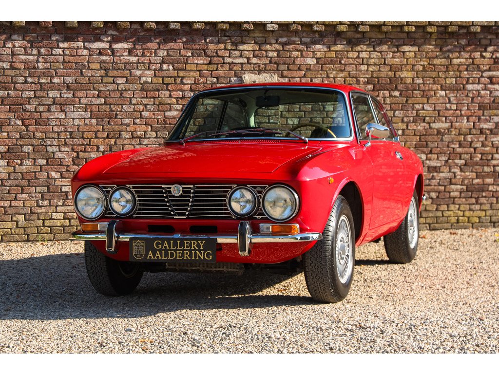 1972 Alfa Romeo 2000 - GTV Bertone “In the shadow of Mount Etna”, foto 1