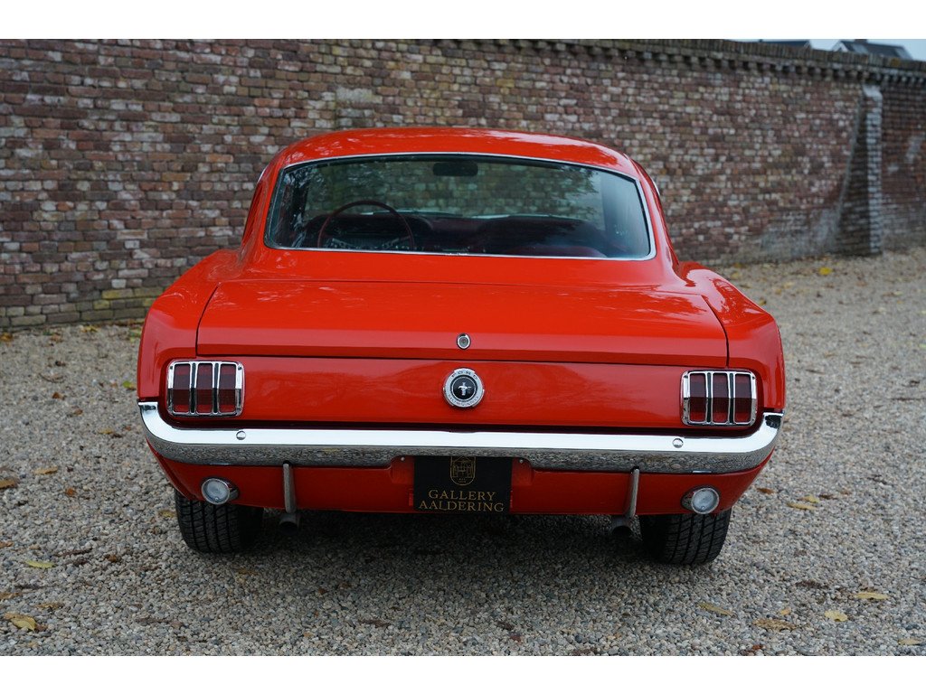 1965 Ford Mustang - 289 Fastback "An A-code in Triple Red", foto 6