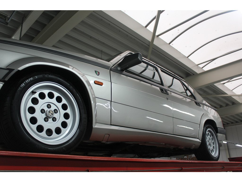 1988 Alfa Romeo 75 - 2.0 Twin Spark "Nicely preserved", foto 10