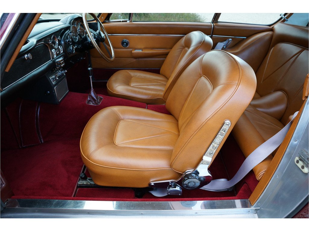1966 Aston Martin DB6, foto 3