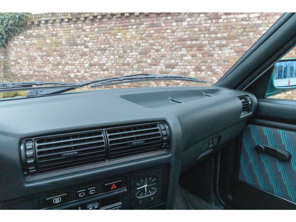 1993 BMW 3 Series - 316i touring "Design Edition" with 47.000 kms, foto 11