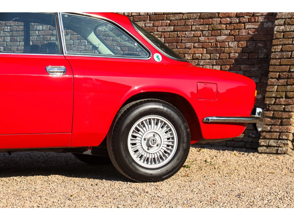 1972 Alfa Romeo 2000 - GTV Bertone “In the shadow of Mount Etna”, foto 9