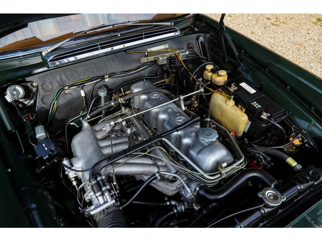 1969 Mercedes-Benz S-Class W111/112 - 280 SE Cabriolet "Dunkeloliv or Dark Olive", foto 4