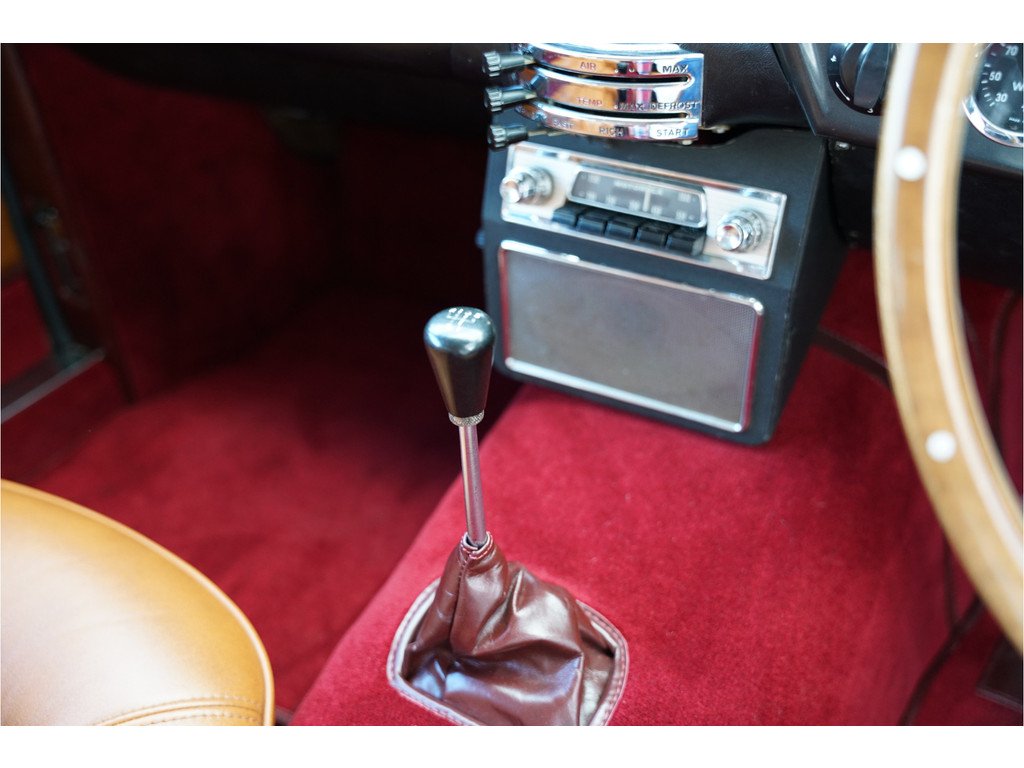 1966 Aston Martin DB6, foto 12
