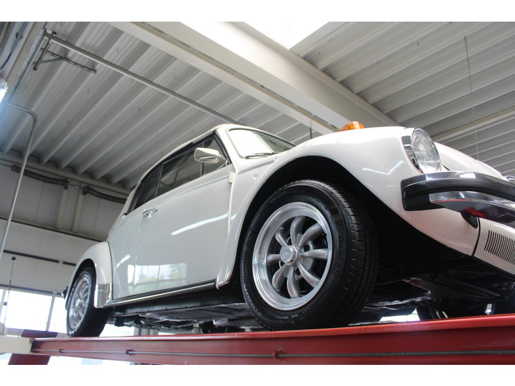 1977 VW Beetle - 1303 Convertible "Champagne Limited Edition", foto 8