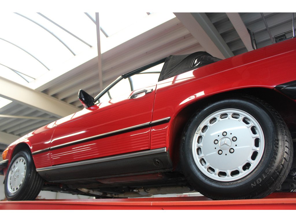 1986 Mercedes-Benz SL - 560 SL "Becker Grand Prix", foto 12