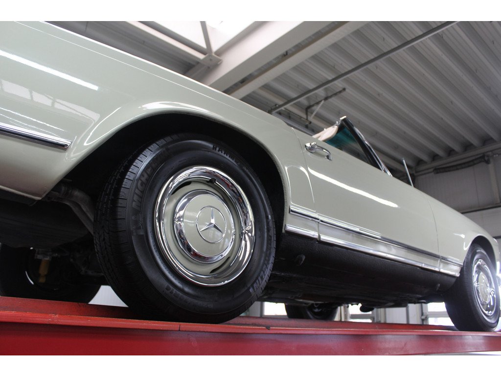 1967 Mercedes-Benz S-Class Heckflosse - 230 SL Pagode "Second owner and 42.000 miles since 1967", foto 12