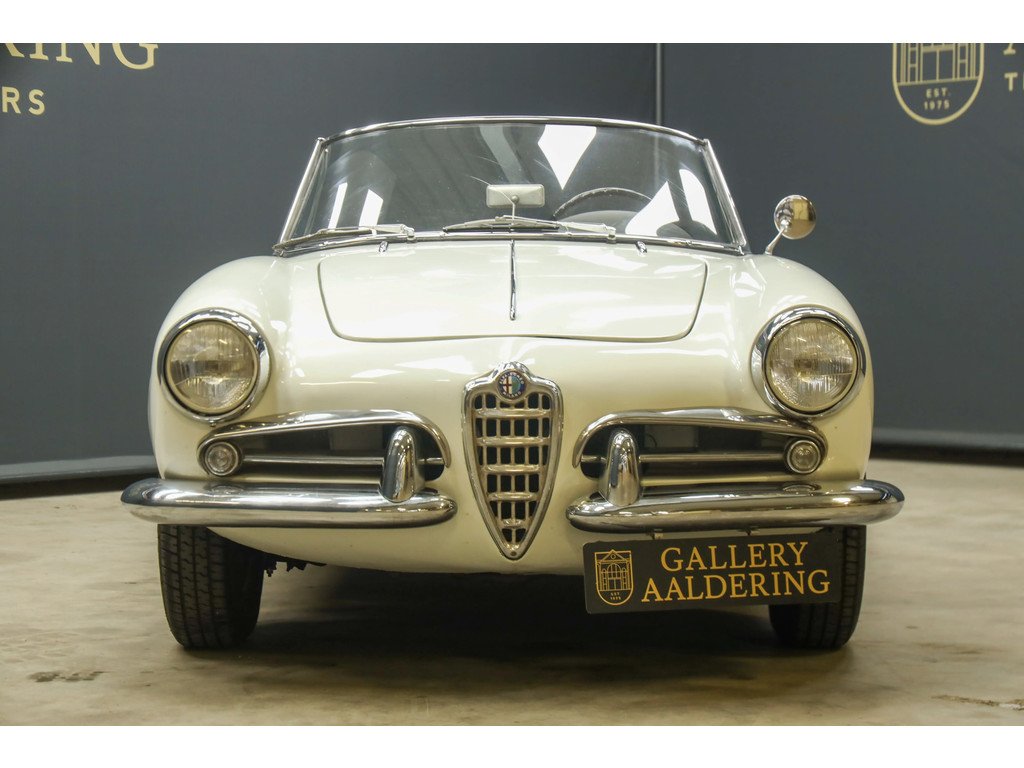 1957 Alfa Romeo Giulietta - Spider by Pinin Farina "A driver’s car par excellence", foto 5