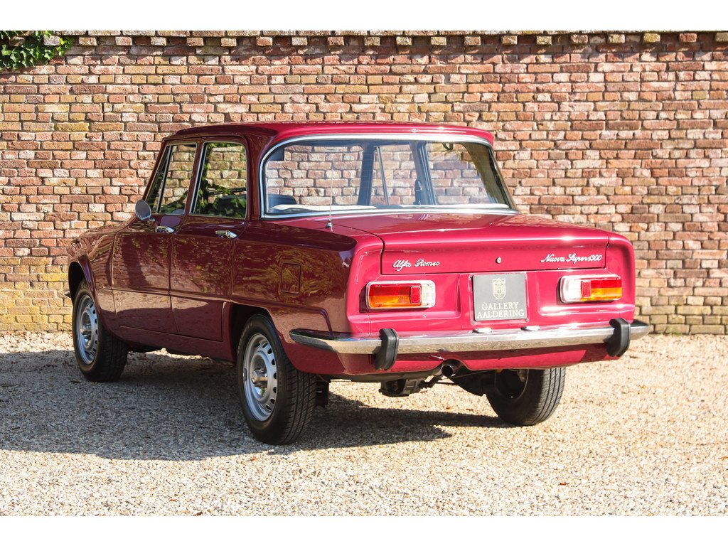 1975 Alfa Romeo Giulia, foto 2