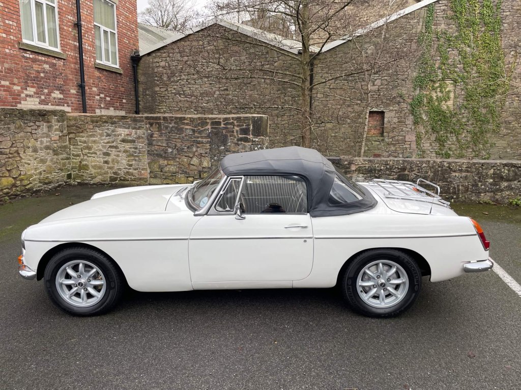 1966 MG B - Roadster, foto 2