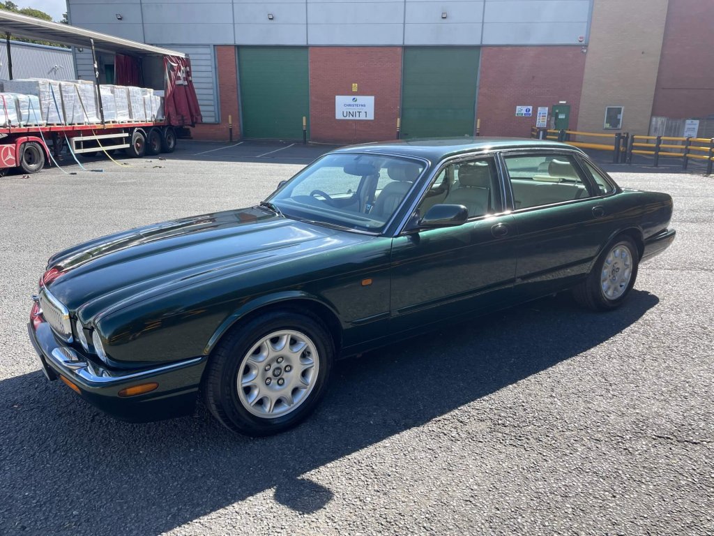 1998 Jaguar Sovereign - 1998 Model Year Jaguar XJ 4.0 Sovereign V8, foto 4