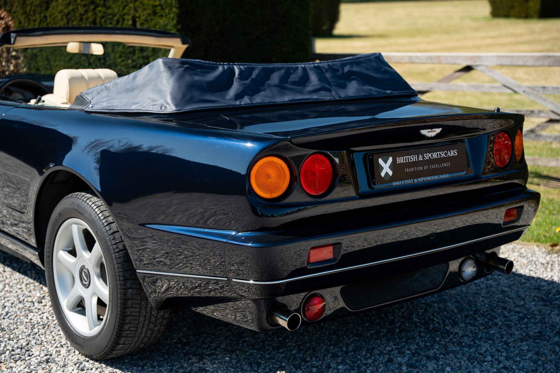 2000 Aston Martin V8 Coupe - Volante LWB - 1 of 63 - Last One Produced, foto 12