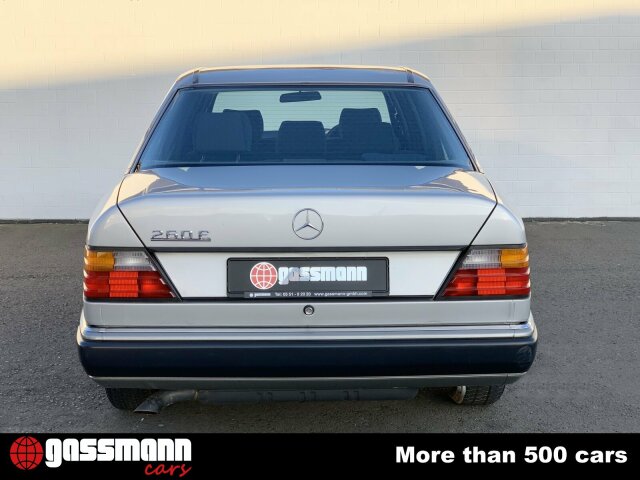 1990 Mercedes-Benz E-Class - 260 E Stretchlimousine, 6-türig RHD, W124, foto 3