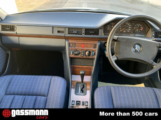1990 Mercedes-Benz E-Class - 260 E Stretchlimousine, 6-türig RHD, W124, foto 9