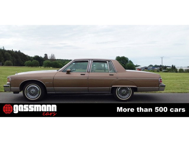 1981 Pontiac Bonneville - Bonneville, 4-Door Sedan, foto 4