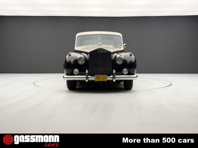 1962 Rolls-Royce Phantom V - Phantom V Saloon Coupe, by James Young Matching, foto 2