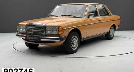 1977 Mercedes-Benz E-Class - 300 D Limousine - W123