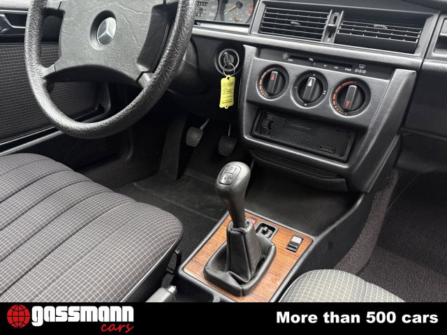 1987 Mercedes-Benz 190 E - 190 E 2.0 Limousine W201, foto 12