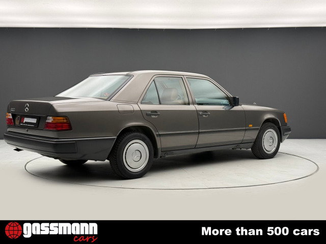 1986 Mercedes-Benz E-Class - 200 Limousine W124, foto 8