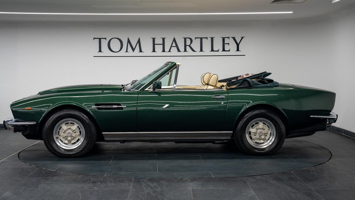 1979 Aston Martin V8 - Volante 'Oscar India' Ex-Roger Taylor, foto 4