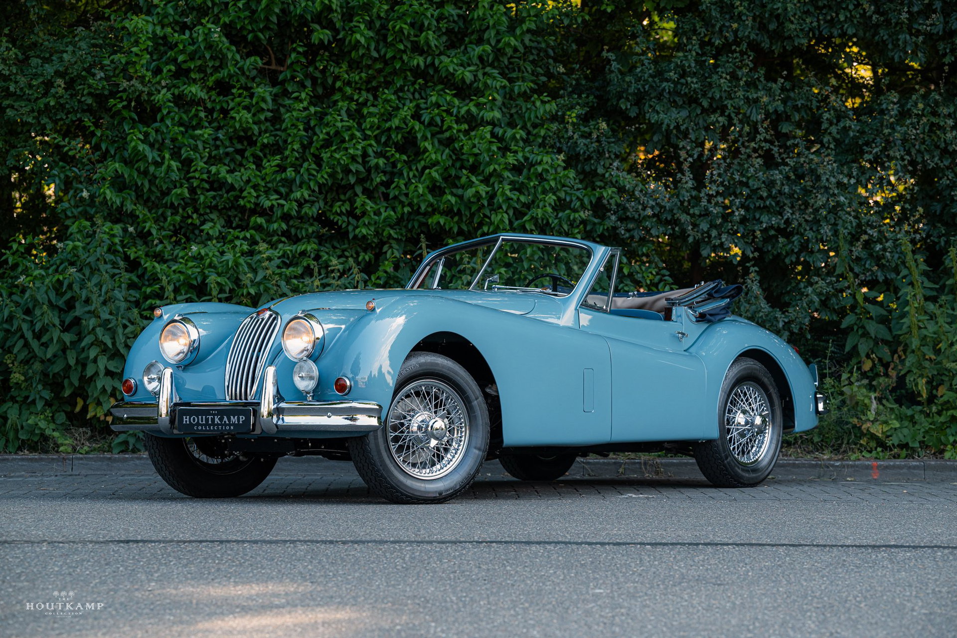 1955 Jaguar XK 140 - The ultimate XK 140, a fully restored Drophead Coupe with disc brakes upgrade, foto 1