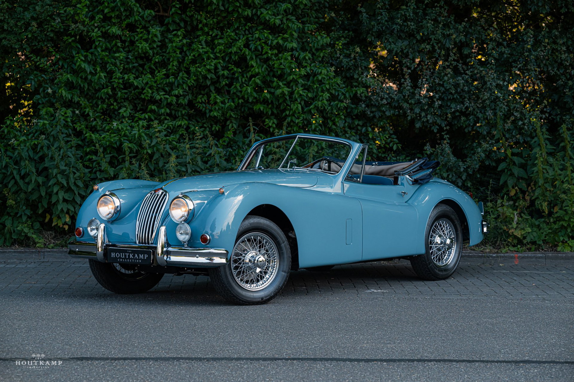 1955 Jaguar XK 140 - The ultimate XK 140, a fully restored Drophead Coupe with disc brakes upgrade, foto 2