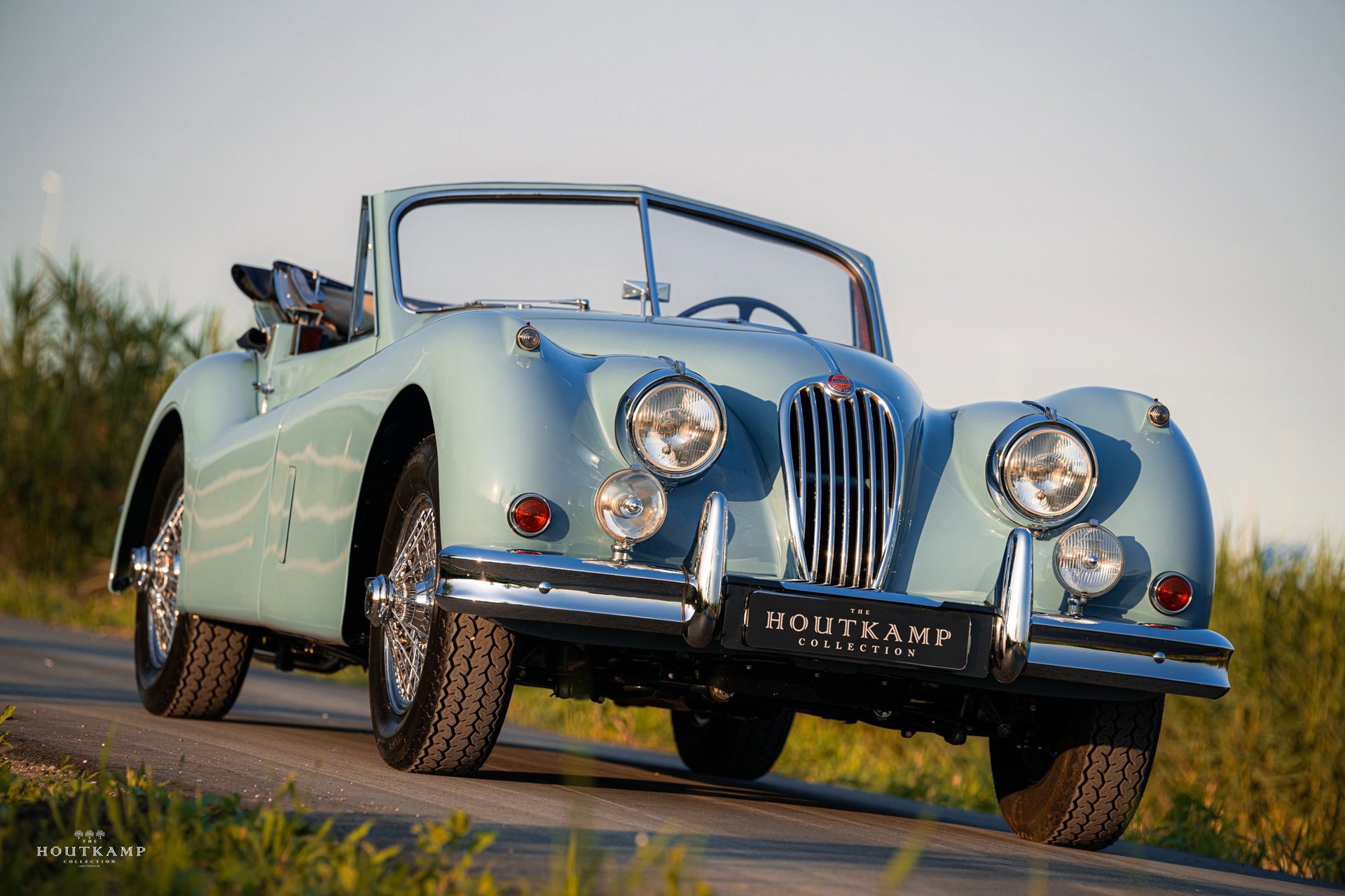 1955 Jaguar XK 140 - The ultimate XK 140, a fully restored Drophead Coupe with disc brakes upgrade, foto 7