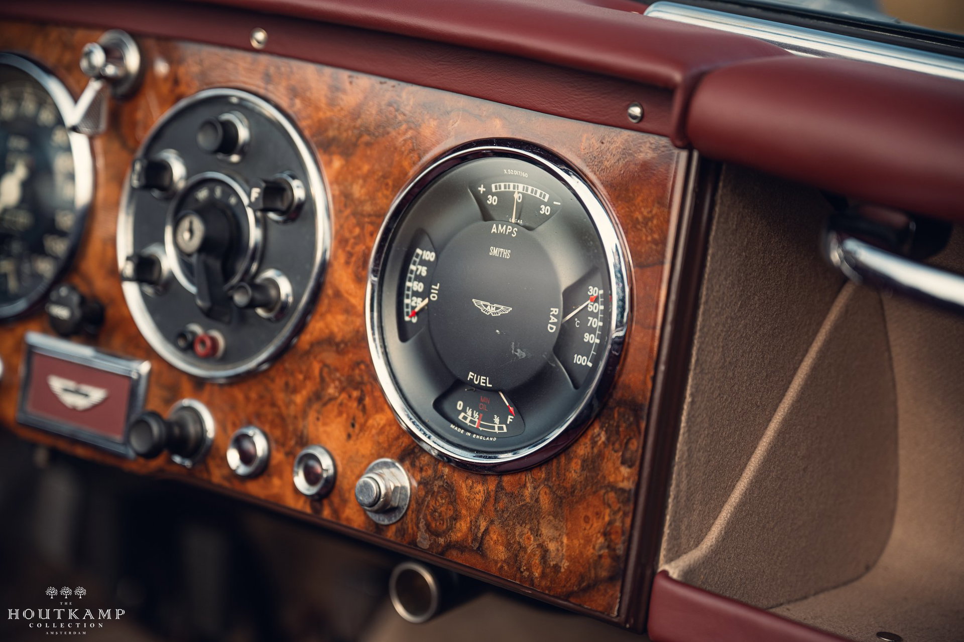 1956 Aston Martin DB2/4 - Factory-built in left-hand-drive configuration, one of just approximately 46 DB2/4 Mk I Drophead Coupé, foto 9