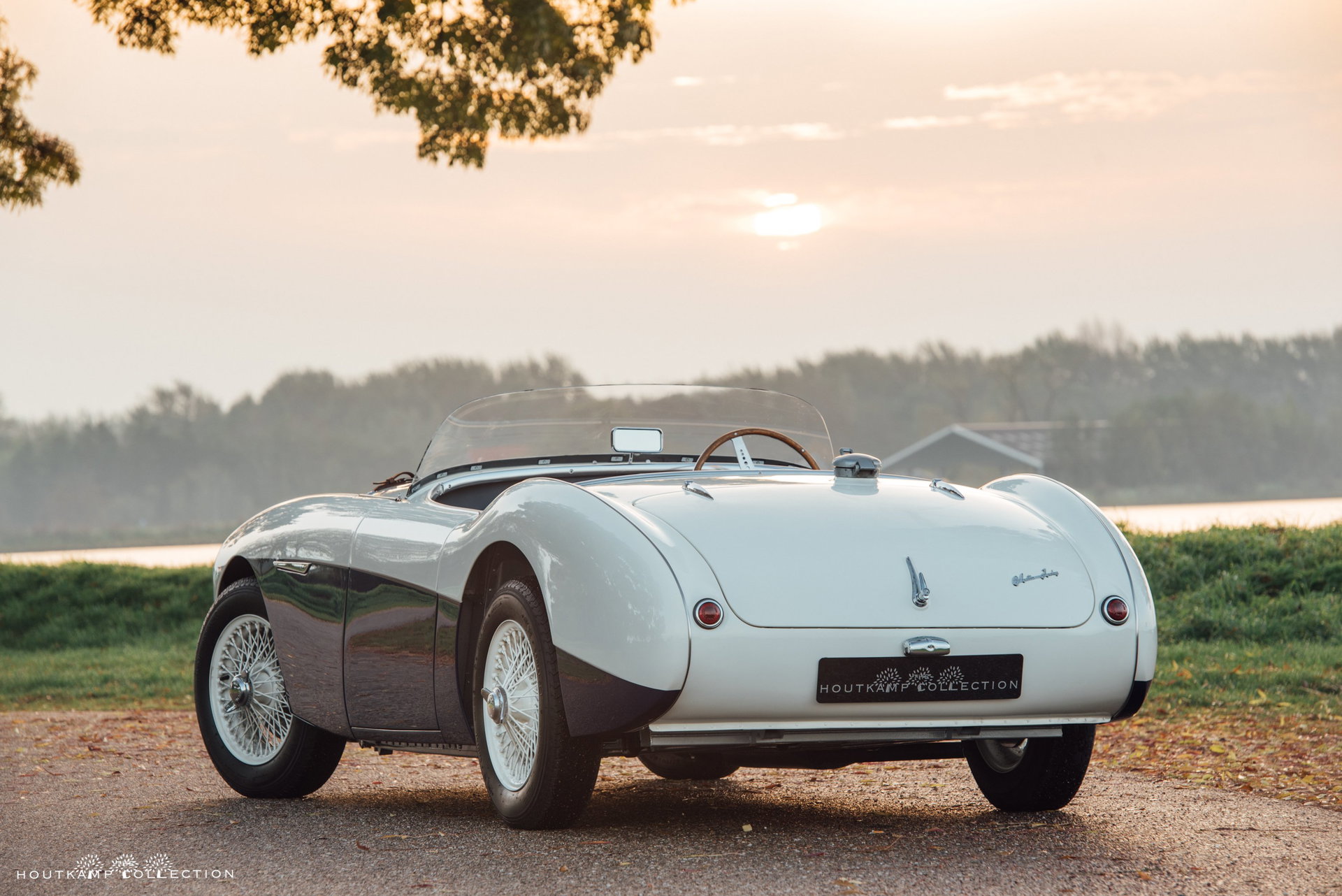 1955 Austin-Healey 100 / S - Mille Miglia Eligible. One of the 50 original ‘100S’ competition models built. One of 38 examples known to be in existence, foto 6