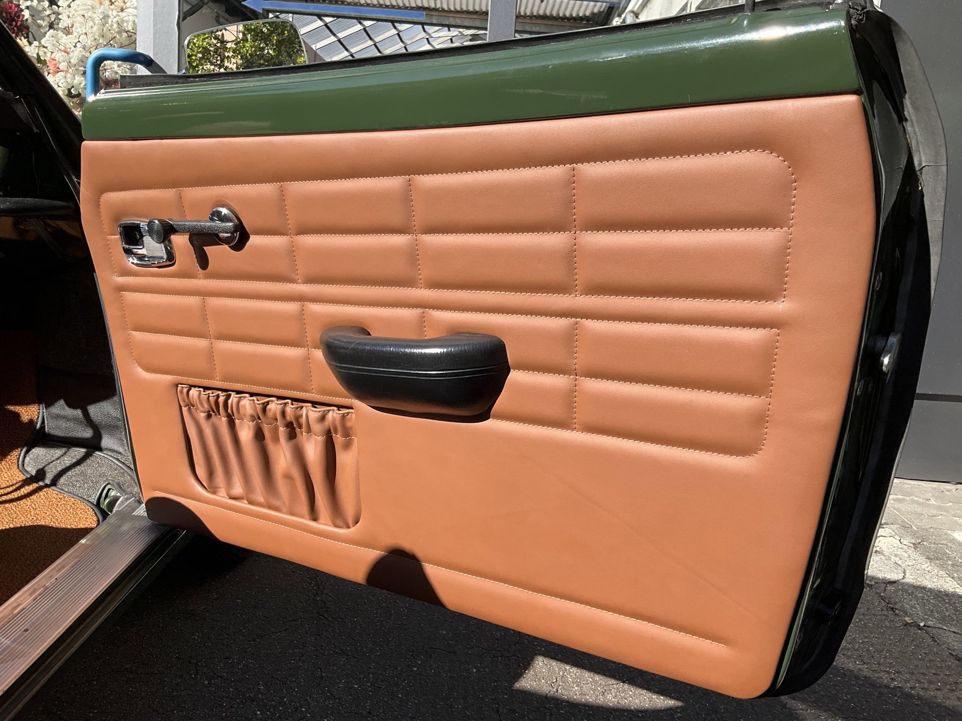 1968 VW Karmann Ghia - Cabriolet 1. Serie L61K Fichten Grün ORIGINAL Farbe full leather brown, foto 4