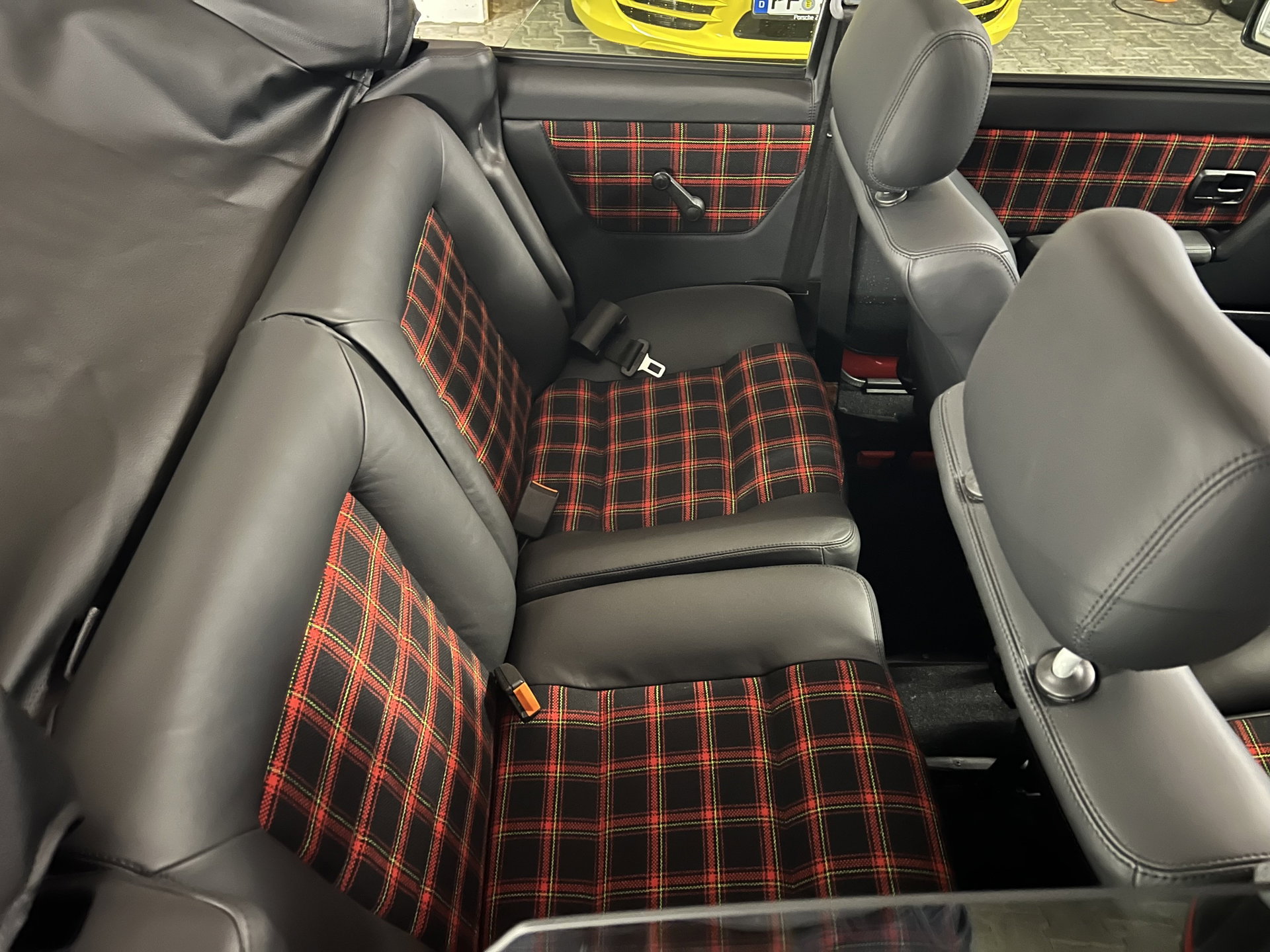 1991 VW Golf - ONE OF ONE – VW GOLF GLI CABRIOLET - RIGHT-HAND DRIVE - UNIQUE EXAMPLE - EXTENSIVELY RESTORED TO THE HIGHEST STANDARD, foto 2