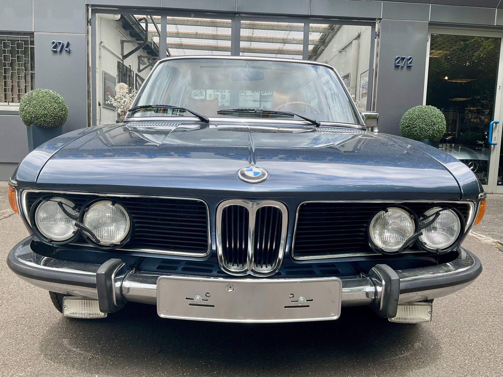 1977 BMW 3,3 - Li (E3) – das Paradeschiff der BMW Oberklasse manual + sunroof from classic car collection, foto 11