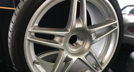 2004 Ferrari Enzo - 100% original new old stock Ferrari ENZO Ferrari wheel set - Top condition & Top Investment