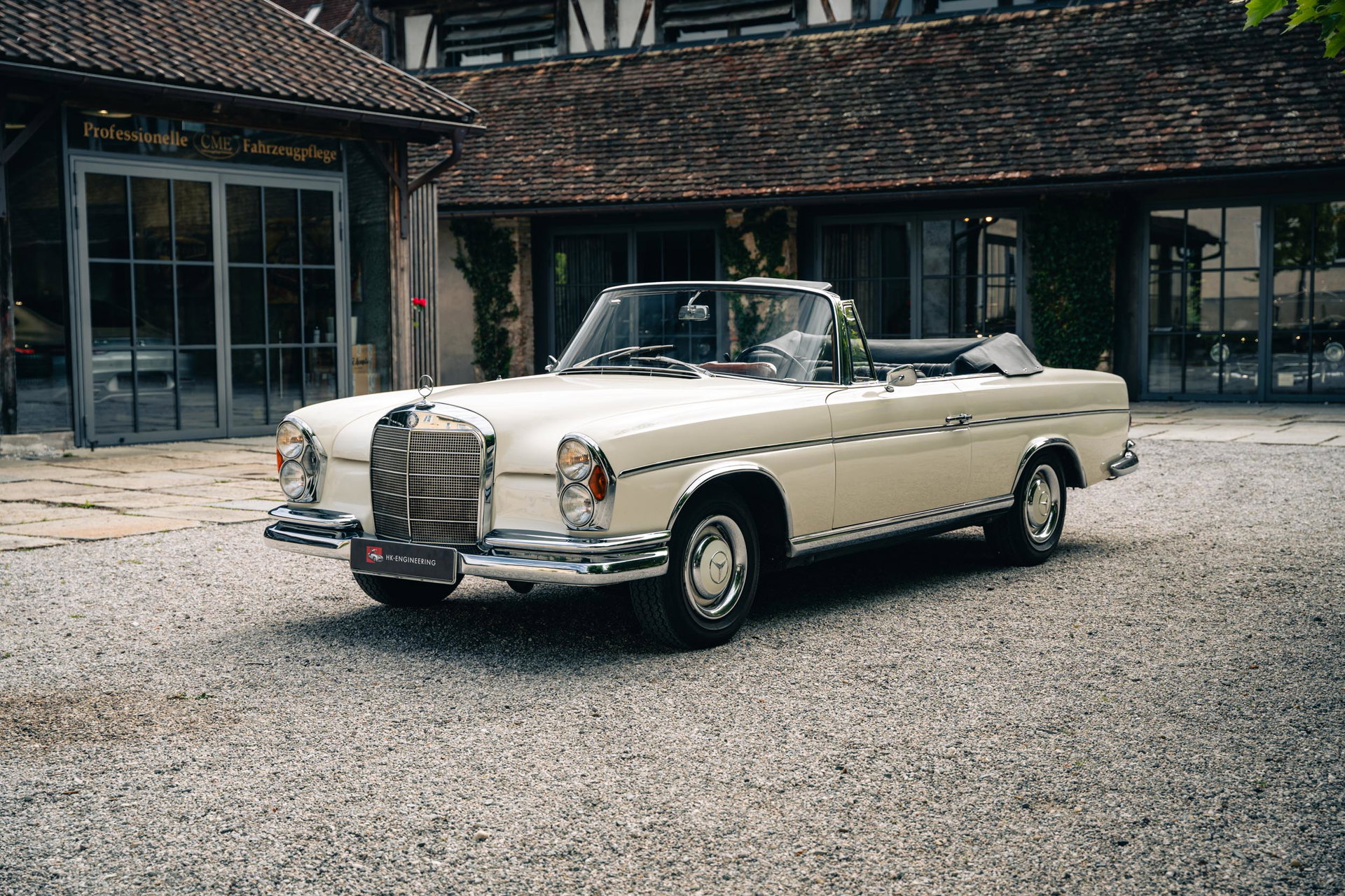 1967 Mercedes-Benz S-Class W111/112 - 300 SE Cabriolet, foto 2