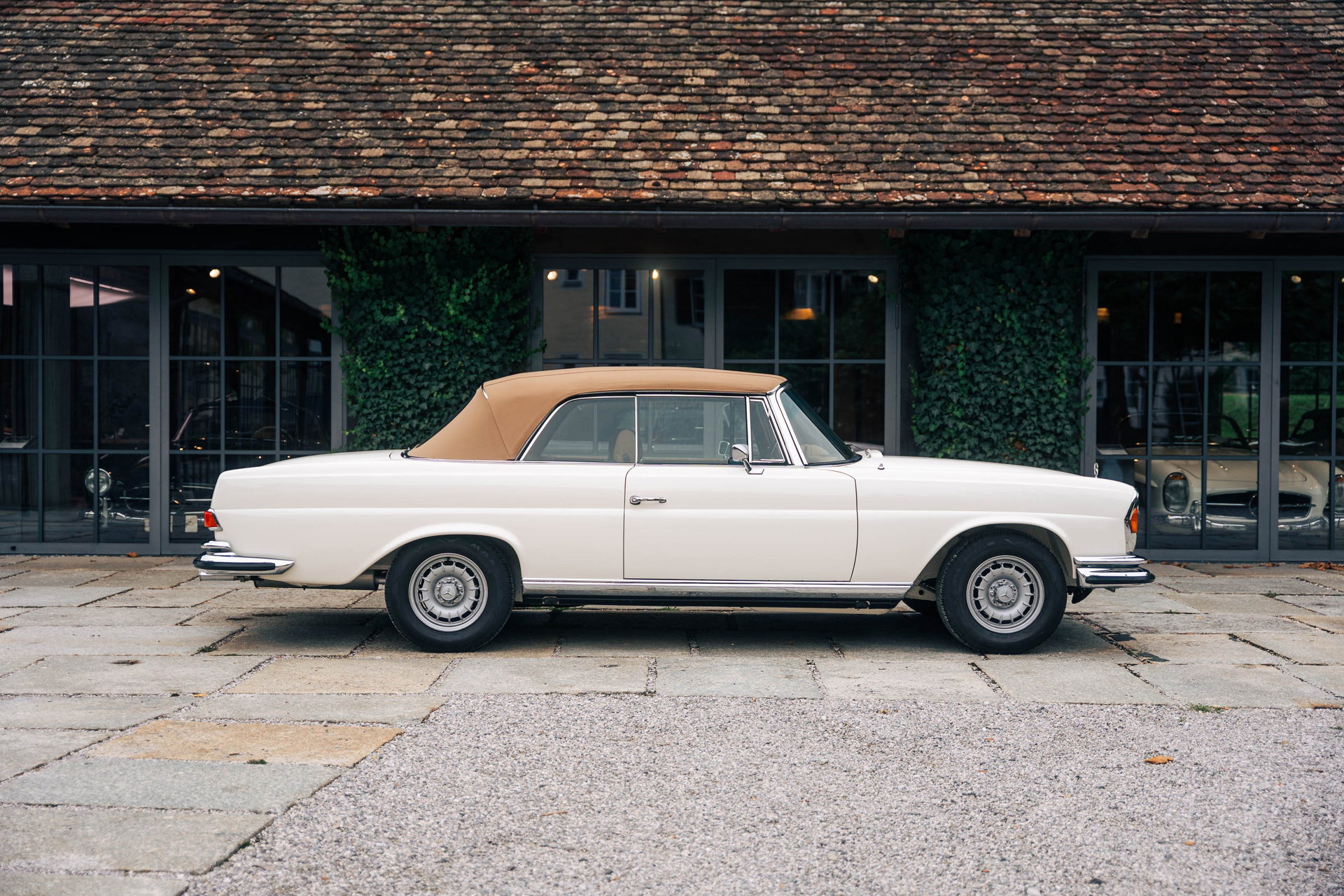 1970 Mercedes-Benz S-Class W111/112 - 280 SE 3.5 Cabriolet, foto 4